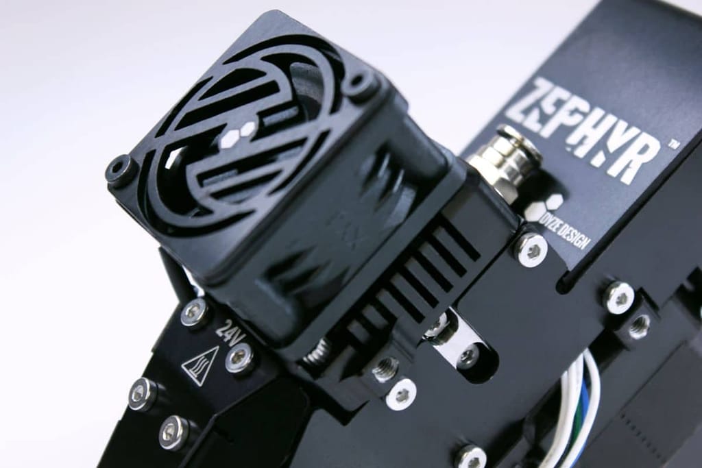 Side view of the Zephyr™ High Flow Extruder's heatsink, highlighting its robust cooling system and high-quality engineering for optimal 3D printing performance.