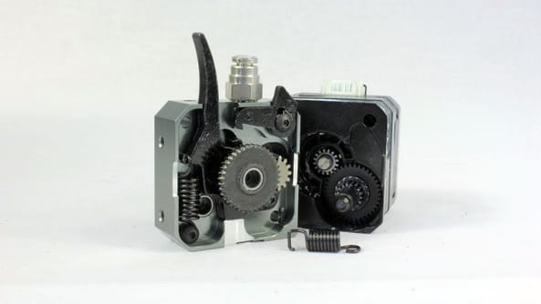 The DyzeXtruder Pro internals, where the fixed spring can be seen