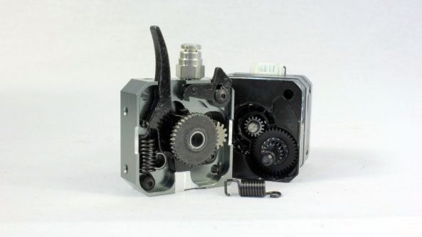 The DyzeXtruder Pro internals, where the fixed spring can be seen